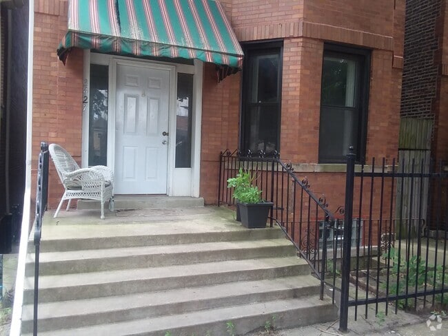 Building Photo - 3427 S Union Ave