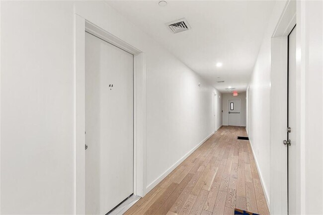 Foto del edificio - 71 Richmond St