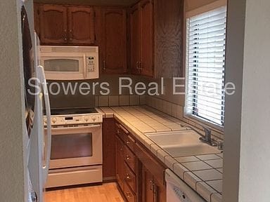 Building Photo - 3472 Smoketree Commons Dr