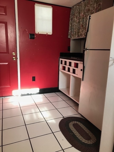 Building Photo - Studio Garage Apt