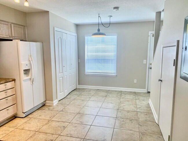 Building Photo - 1856 Shay-Lin Ct