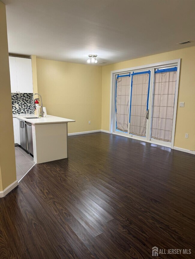 Foto del edificio - 5061 Beech Ct