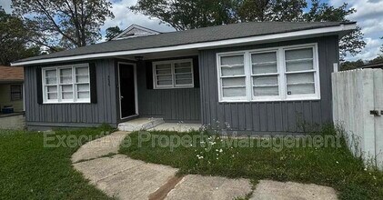 Building Photo - 8636 9th Ct Cir S