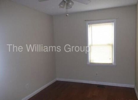 Building Photo - 907 Carnegie Dr