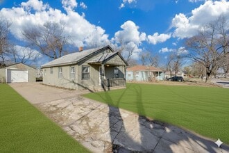 Building Photo - 2117 S St Francis Ave