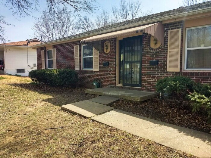 2 Bed 1 Bath DUPLEX Now Available! House for Rent in Kansas City, KS