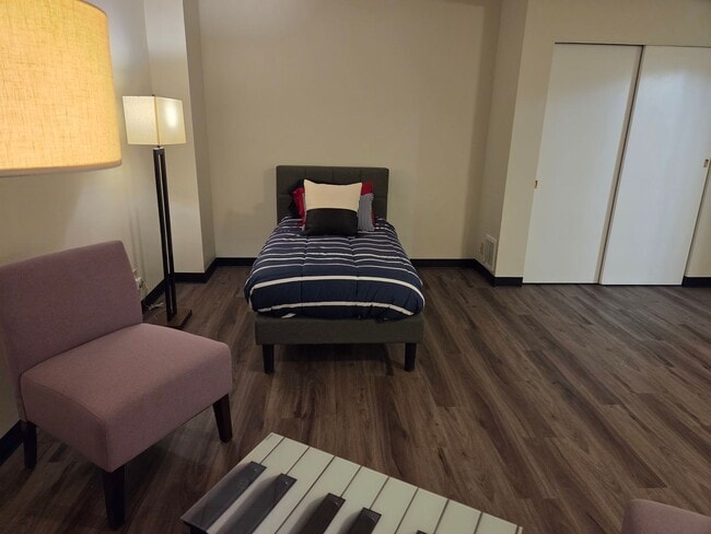 Interior Photo - Sixth & Pine Building
