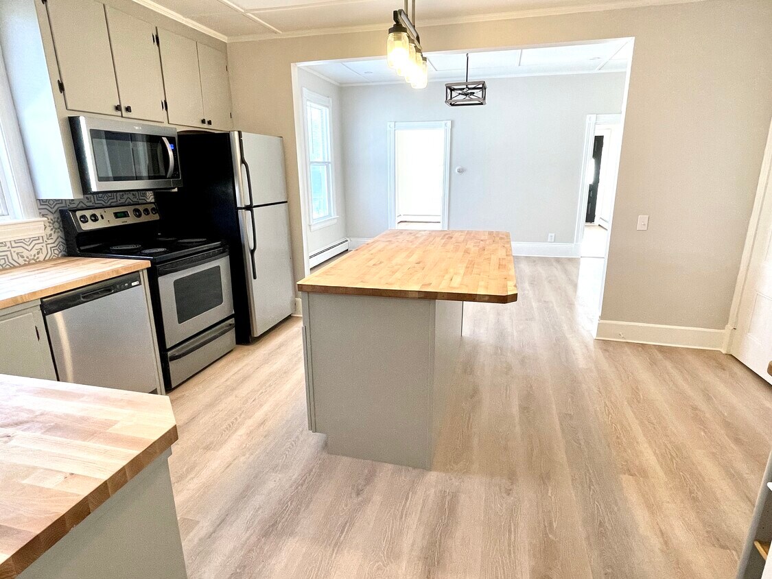 67 Western Ave Unit 1, Waterville, ME 04901 Apartments in Waterville