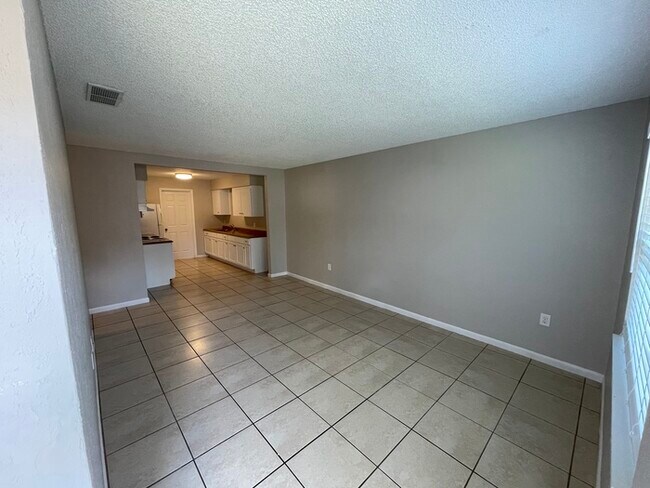 Building Photo - 1145 Cherry Ln