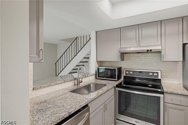 Building Photo - 3300 Royal Canadian Trace
