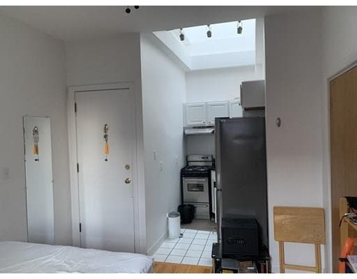 Building Photo - 42 Saint Botolph St