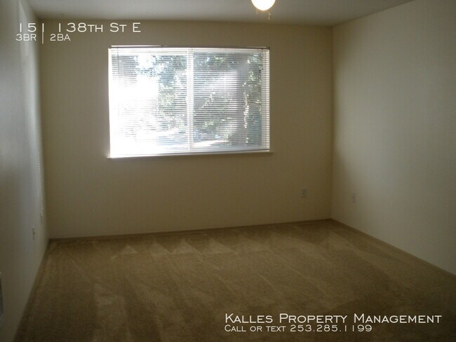 Building Photo - Parkland 3 Bd 2.5 Ba Townhome