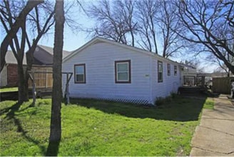 Building Photo - 737 Lakeside Dr