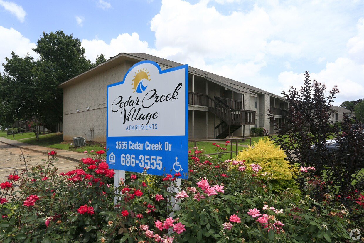 Cedar Creek Village Apartments in Shreveport, LA