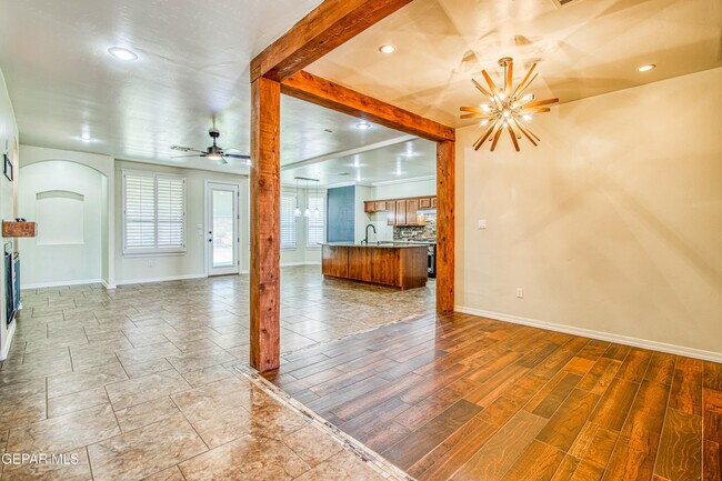 Foto del edificio - 13401 Emerald Pond Dr