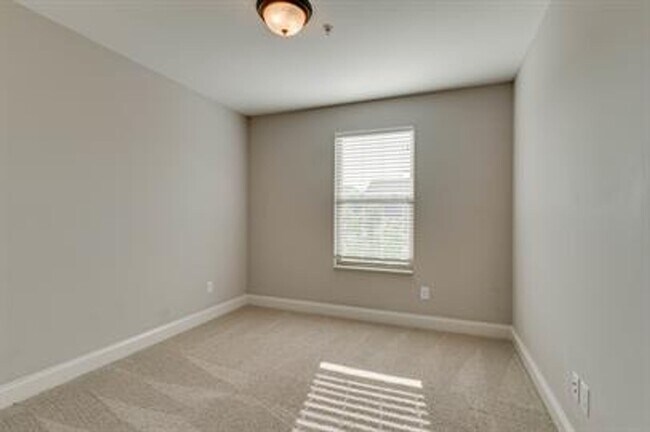 Foto del edificio - Hendersonville Townhouse - Great location!