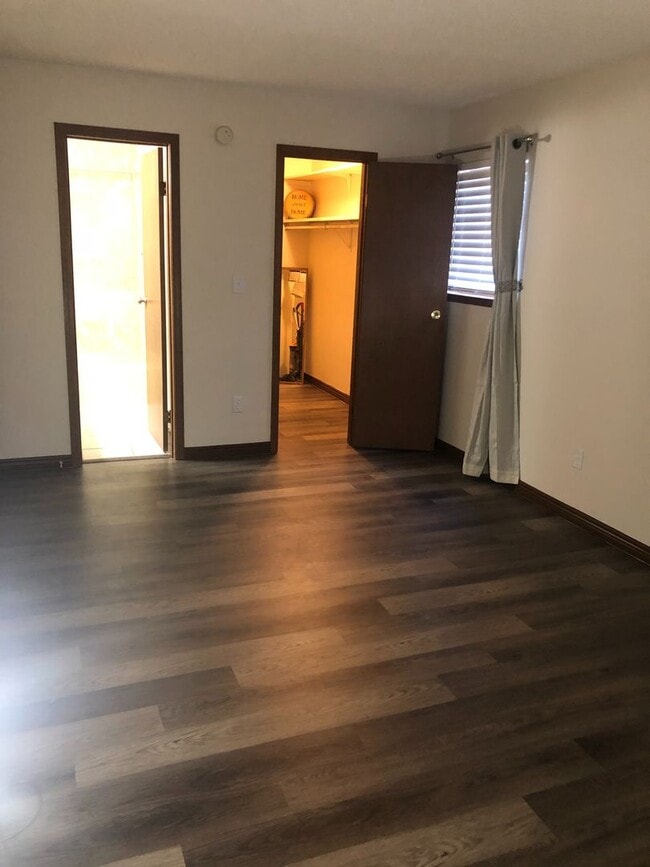 Photo - Spacious 2-bedroom Condo-Ground level!