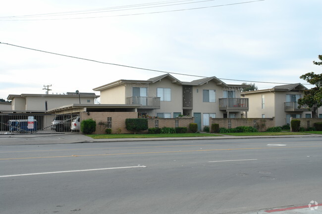 Building Photo - Salinas Pointe Apartments