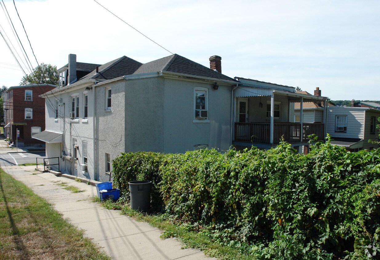 Foto del edificio - 328 Maple St