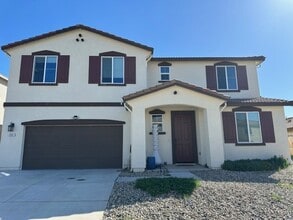 Building Photo - 2061 Rosewood Dr