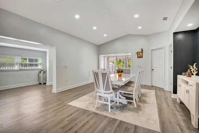 Foto del edificio - 5304 72nd St E