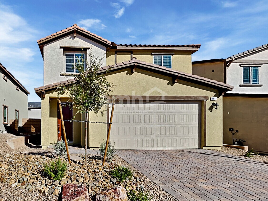 Foto principal - 8850 Carmine Cob Ave