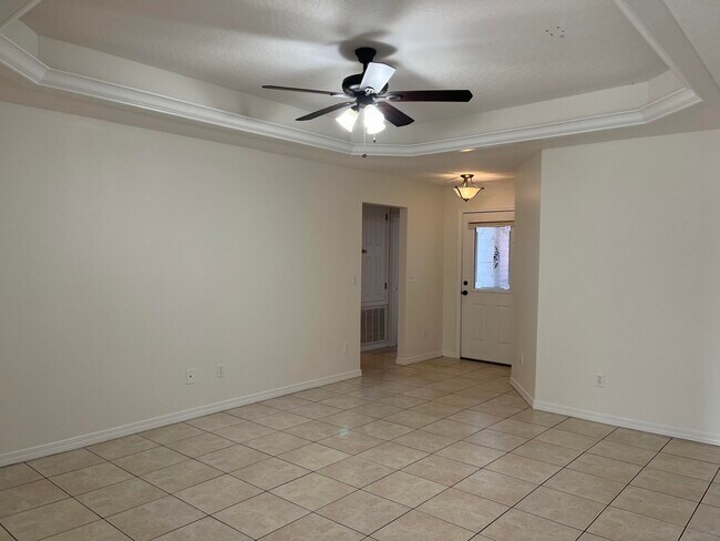 Foto del edificio - 706 Oaklawn St
