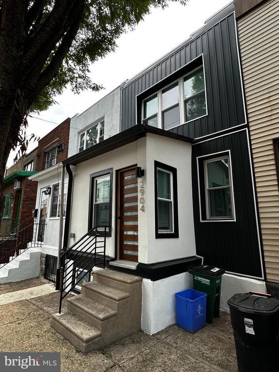 Building Photo - 2904 S Smedley St