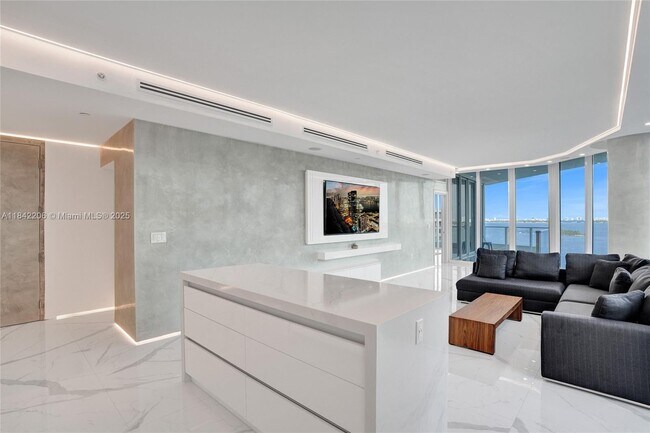 Foto del edificio - 2020 N Bayshore Dr