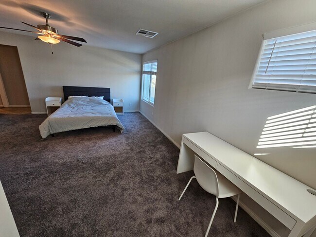 Foto del edificio - 1171 Twincrest Ave