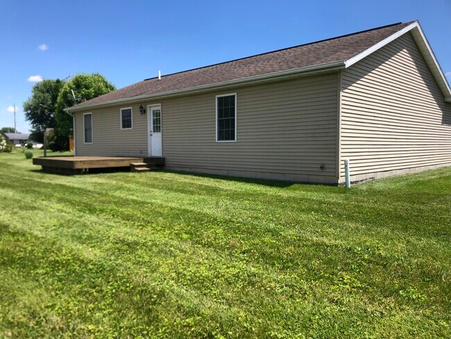 Building Photo - 111 Pheasant Run Dr