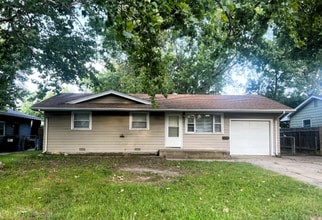 Building Photo - 3131 S Gordon Ave