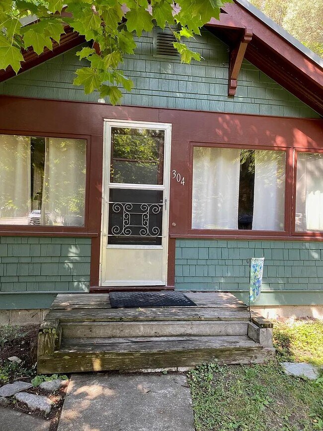 Foto del edificio - 304 Dakota Ave