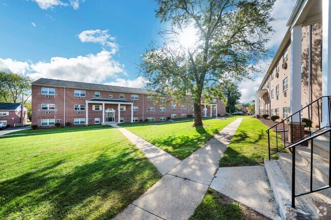 Building Photo - Carlwynne Manor Apartment Homes