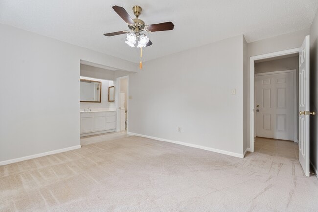 Foto del edificio - 200 Brookhaven Ct