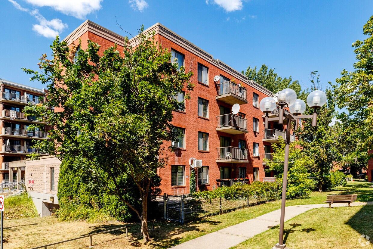 Building Photo - 4455 Av Benny