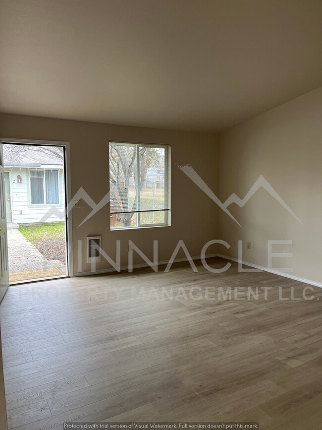 Building Photo - Castlevale Apartments