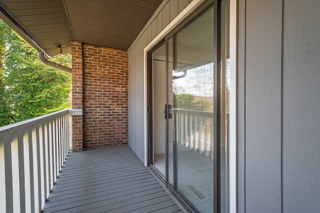 Foto del edificio - 76 Greenville Hwy