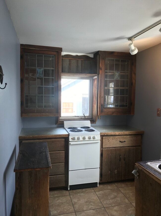 Building Photo - 1210 Ellis Ave