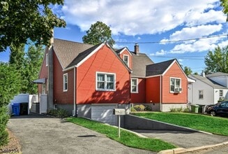 Building Photo - 122 Westview Ave