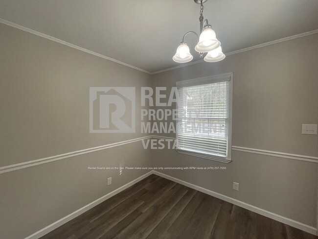 Foto del edificio - Recently Renovated North Macon Townhouse!