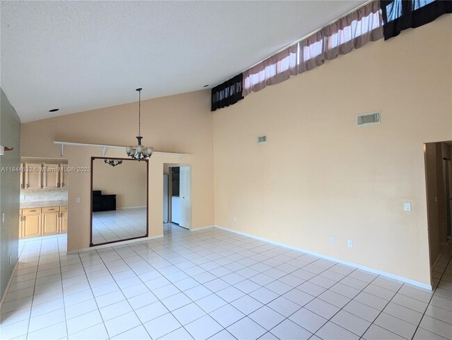 Building Photo - 1322 Sandpiper Blvd