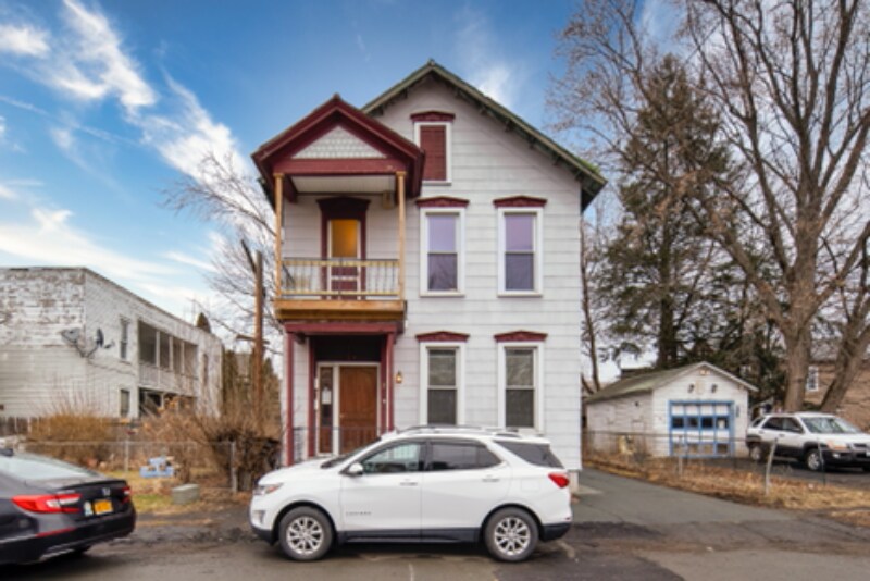 3122 122nd St, Troy, NY 12182 House Rental in Troy, NY