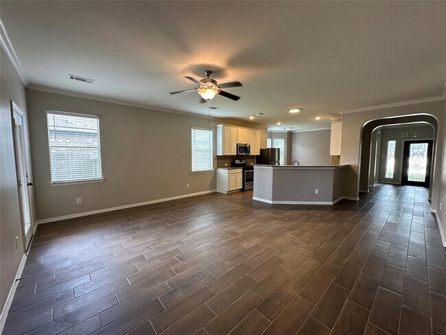 Building Photo - 13115 Southern Valley Dr