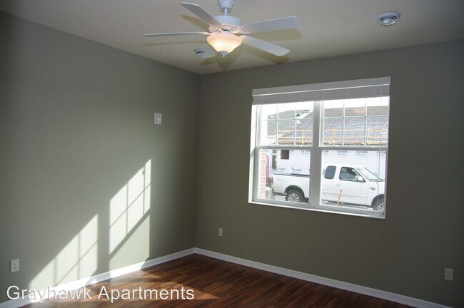 Foto del edificio - 2824 Talon Dr