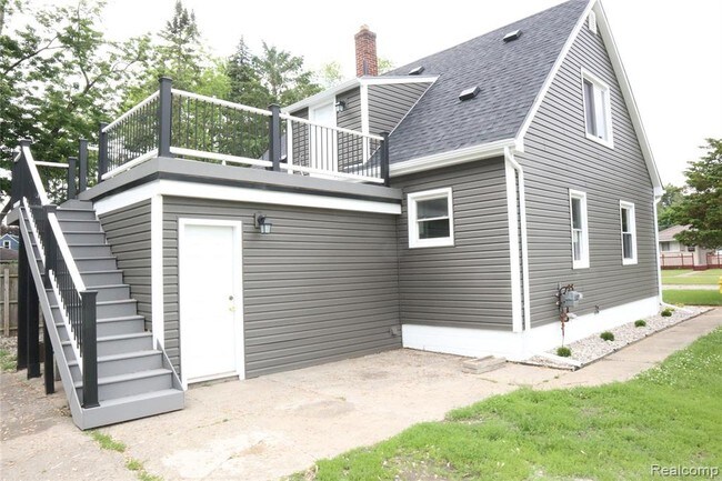 Building Photo - 35209 Barton St
