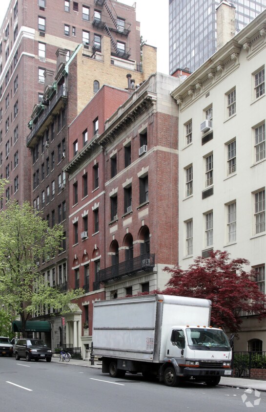 Primary Photo - 109 E 38th St