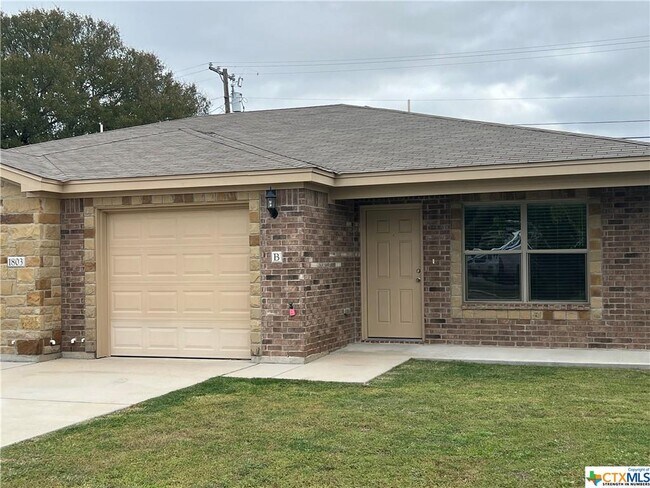 Building Photo - 1803 Indian Trail