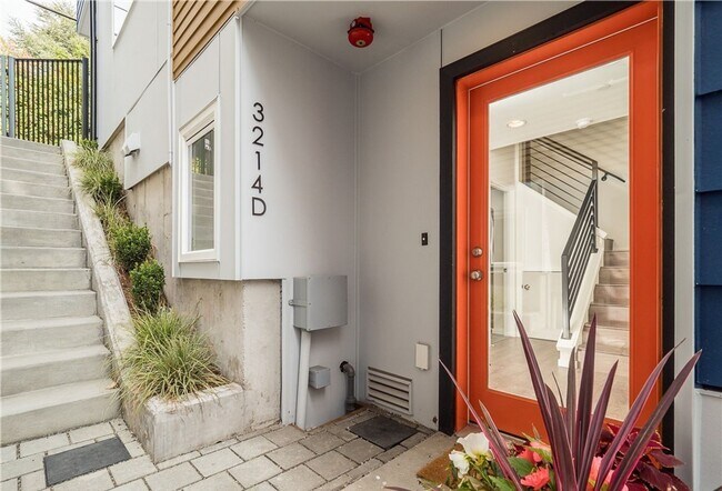 Foto del edificio - Luxury 3-Bed Interbay Townhome