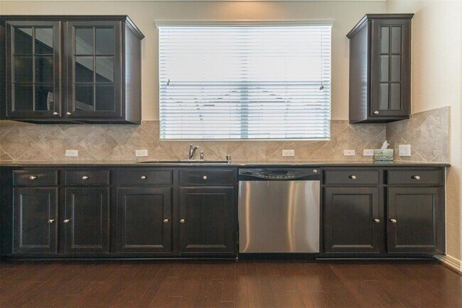 Foto del edificio - 3206 Clearview Cir